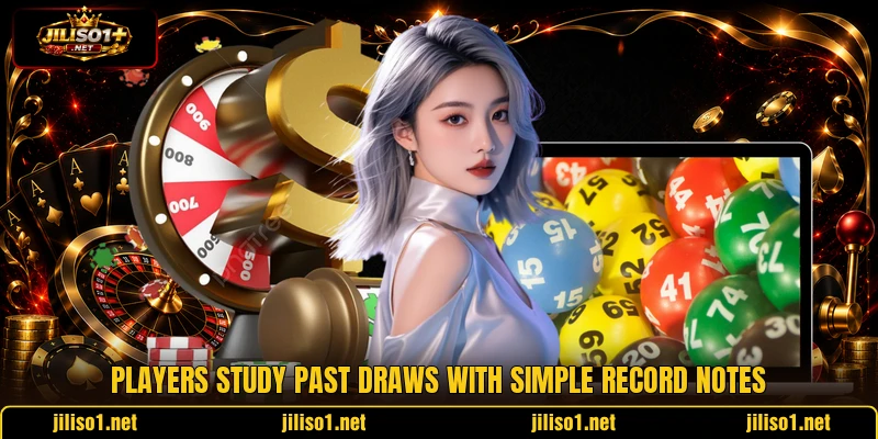Players study past draws with simple record notes Players study past draws with simple record notes